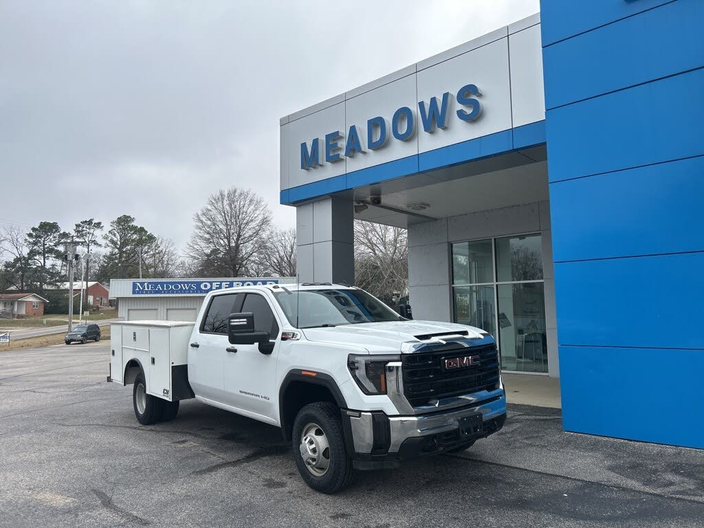 2024 GMC Sierra 3500HD Pro Crew Cab LB DRW 4WD