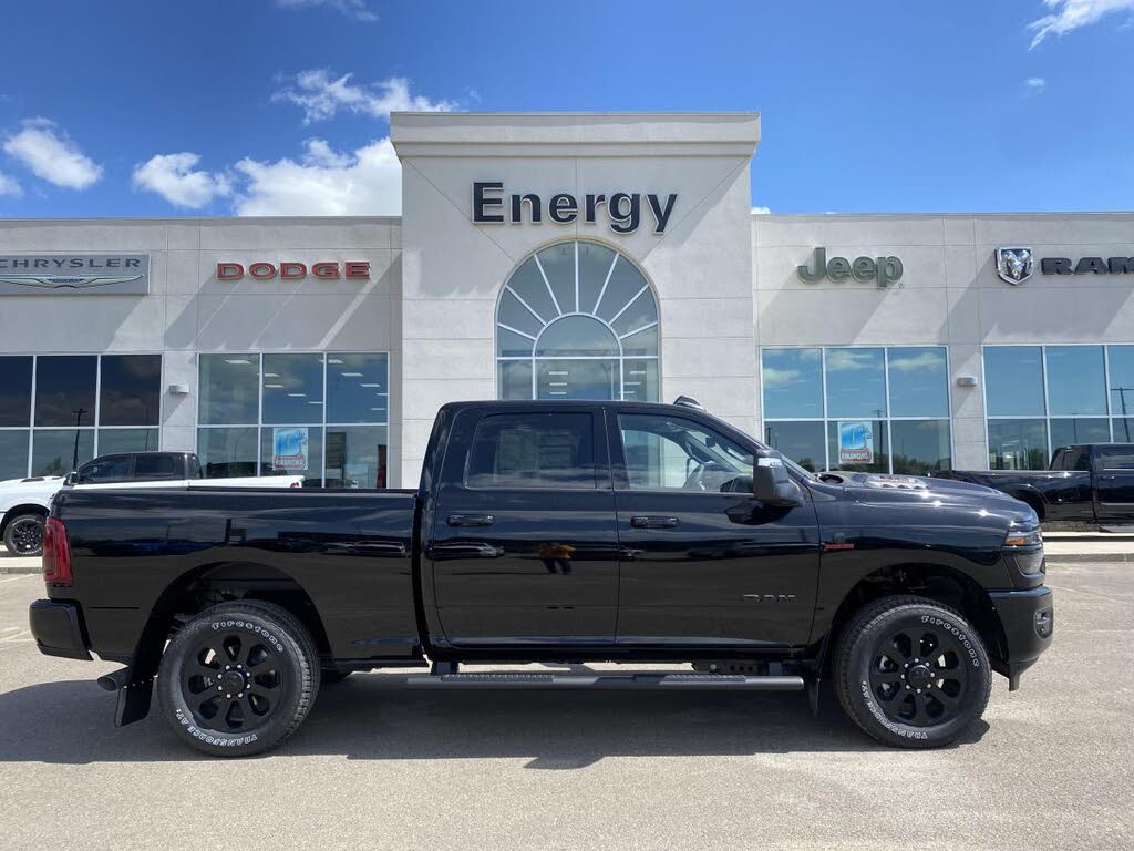 2025 RAM 3500 Laramie Crew Cab 4WD
