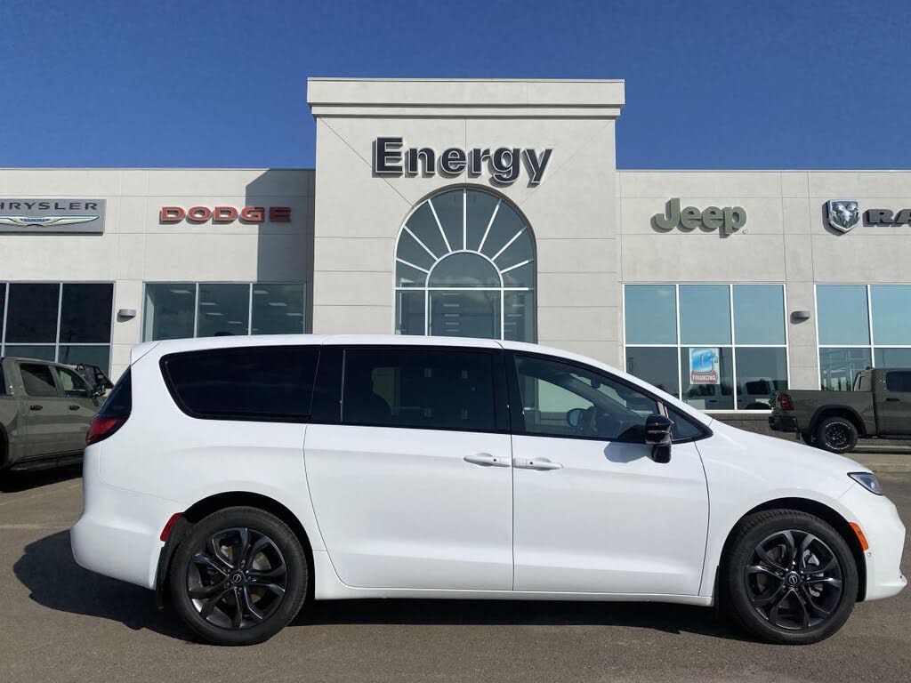 2026 Chrysler Pacifica Select AWD