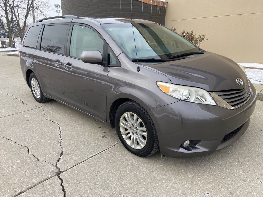 2012 Toyota Sienna XLE 8-Passenger