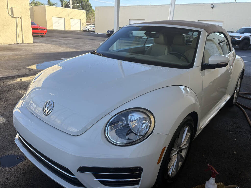 2018 Volkswagen Beetle 2.0T S Convertible FWD with Style and Comfort Package