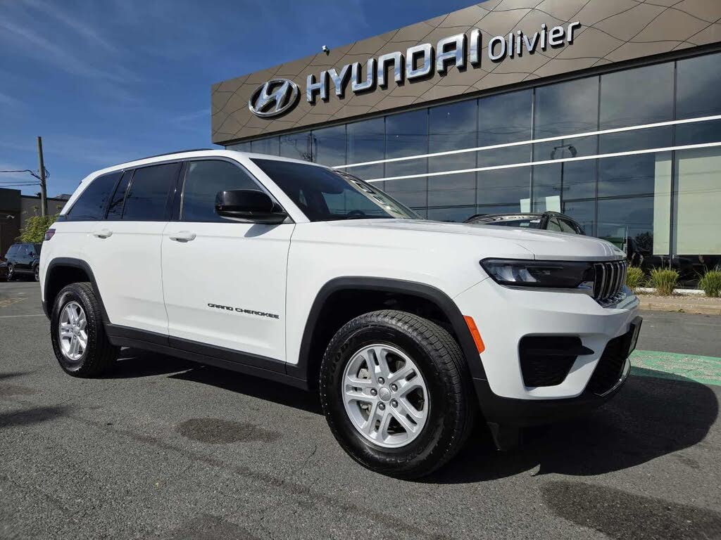2023 Jeep Grand Cherokee Laredo 4WD