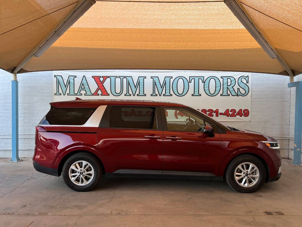 2023 Kia Carnival LX FWD