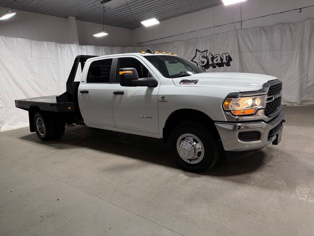 2024 RAM 3500 Chassis SLT Crew Cab LB DRW 4WD