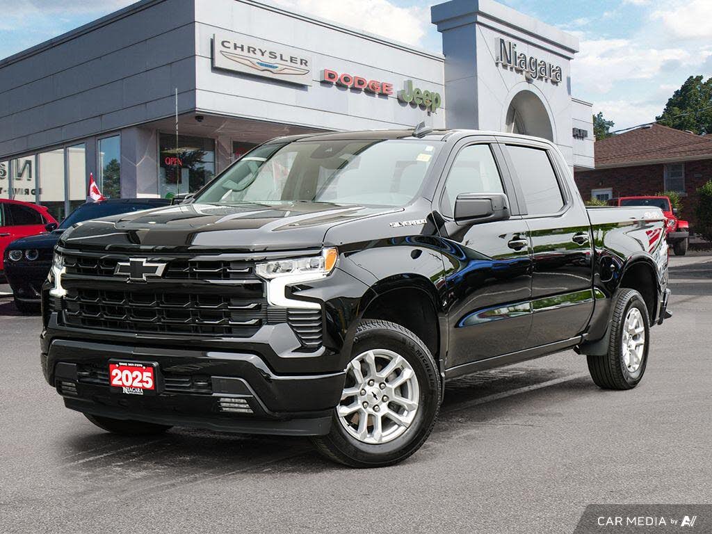 Chevrolet Silverado 1500 RST Crew Cab 4WD 2025