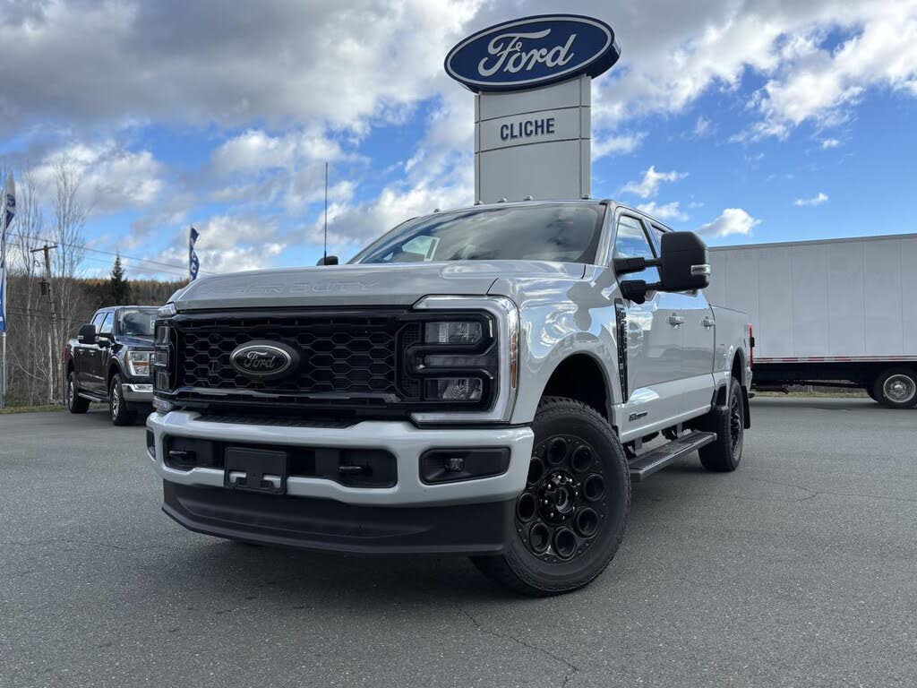 Ford F-250 Super Duty XLT Crew Cab 4WD 2026