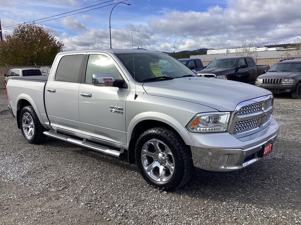 2017 RAM 1500 Laramie Crew Cab 4WD