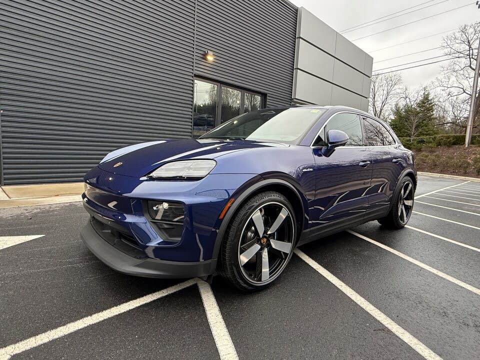 2025 Porsche Macan AWD
