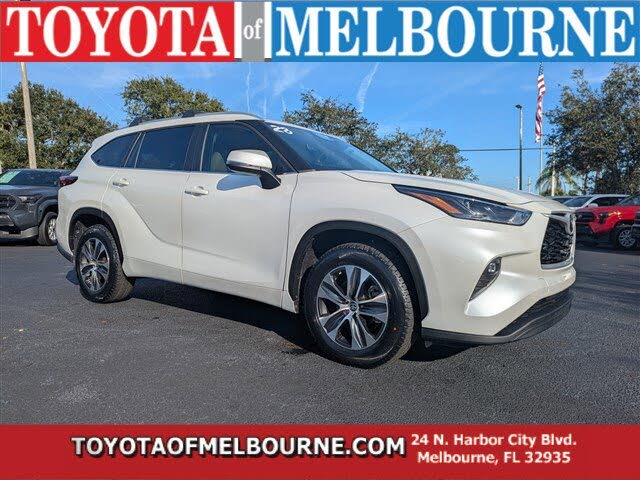 2023 Toyota Highlander XLE FWD