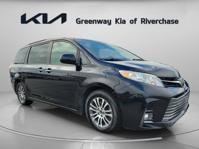 2020 Toyota Sienna XLE 7-Passenger FWD with Auto-Access Seat