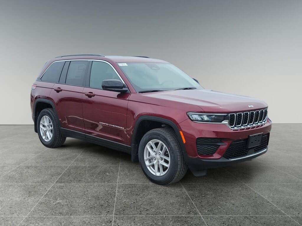 2024 Jeep Grand Cherokee Laredo 4WD