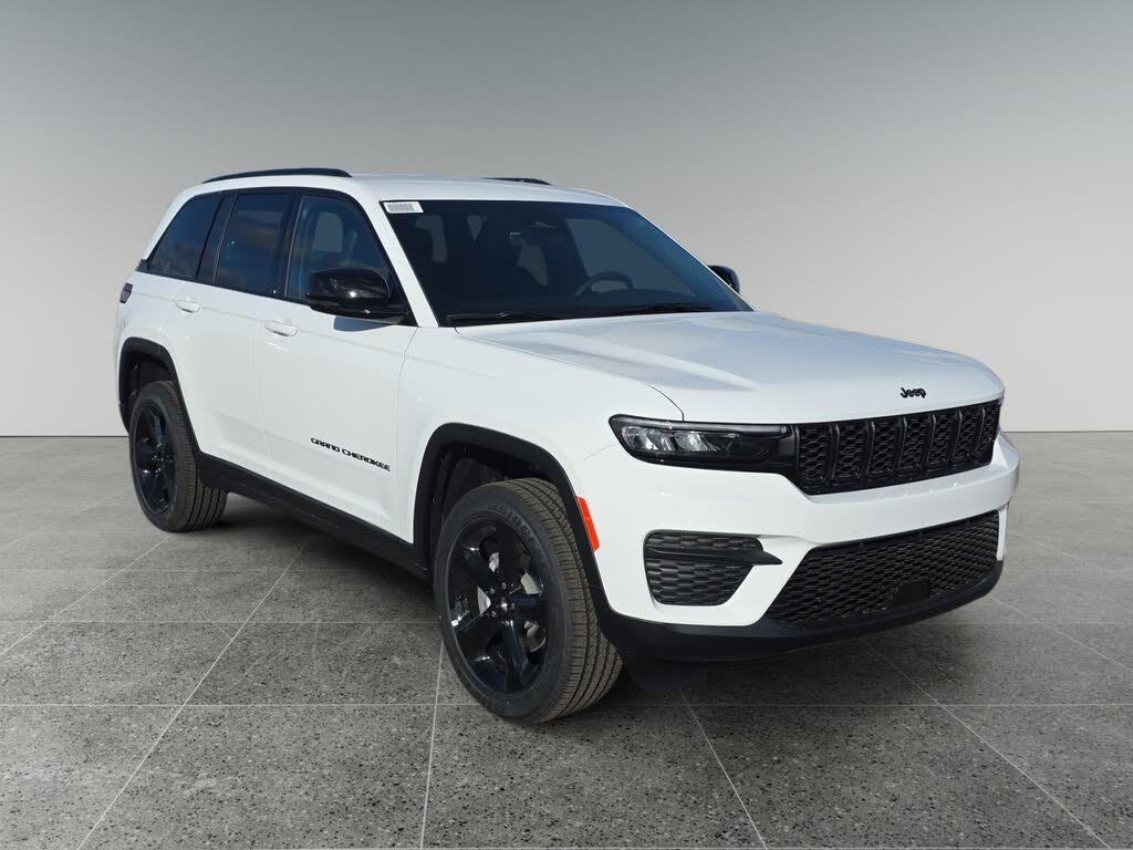 2025 Jeep Grand Cherokee Altitude 4WD