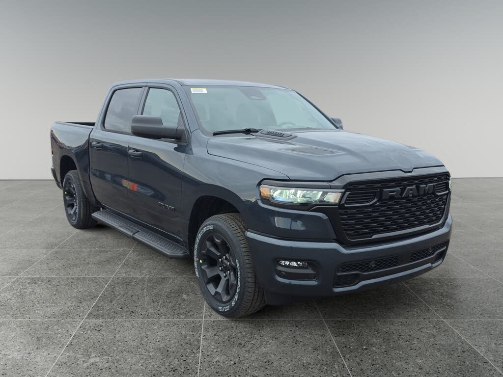 2026 RAM 1500 Express Crew Cab 4WD