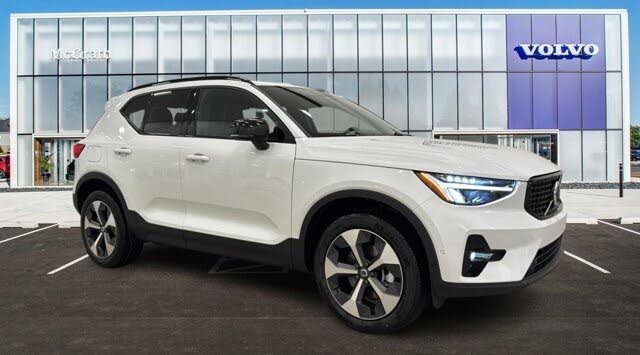 2026 Volvo XC40 B4 Plus FWD