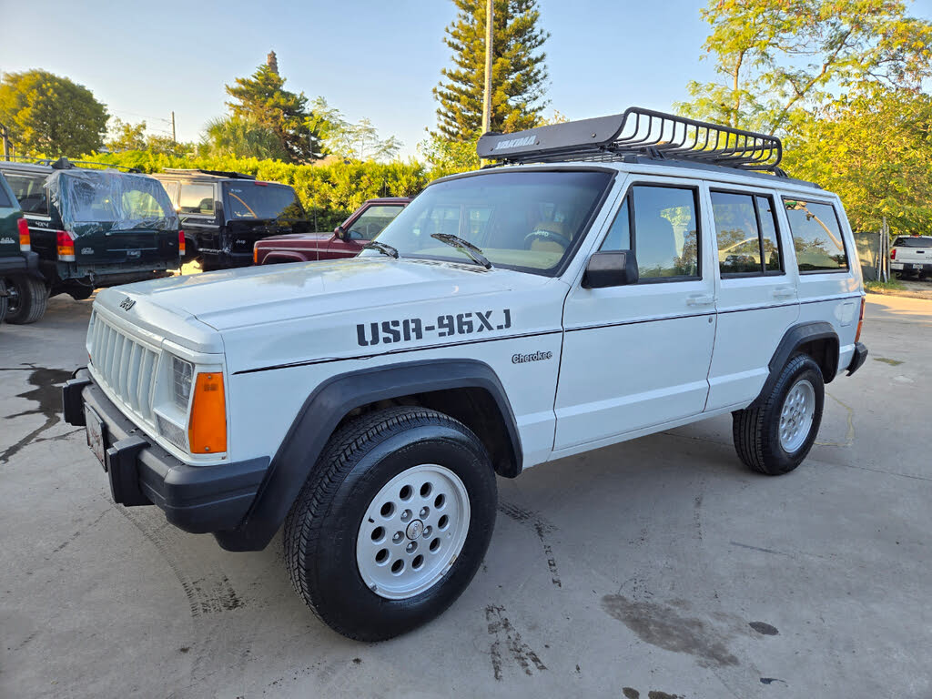 1996 Jeep Cherokee Sport 4-Door RWD