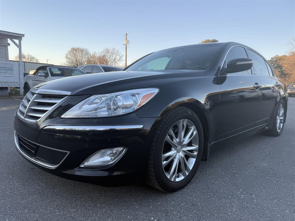 2012 Hyundai Genesis 3.8 RWD