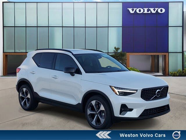 2026 Volvo XC40 B5 Plus AWD