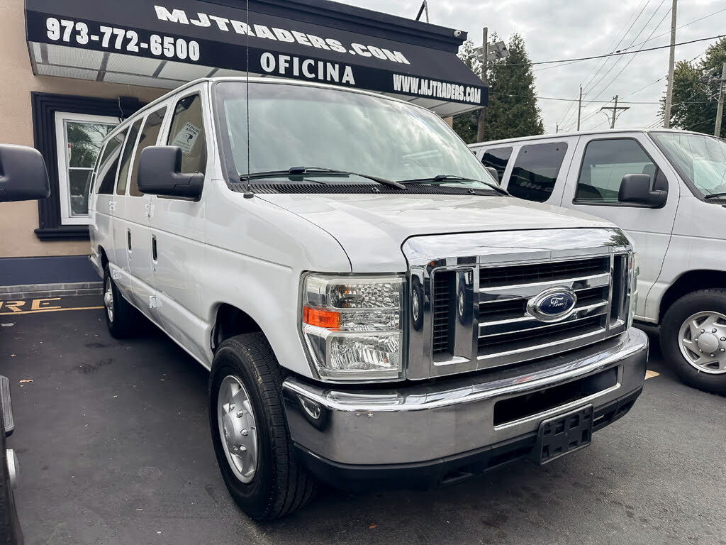 2010 Ford E-Series E-350 XL Super Duty Extended Passenger Van