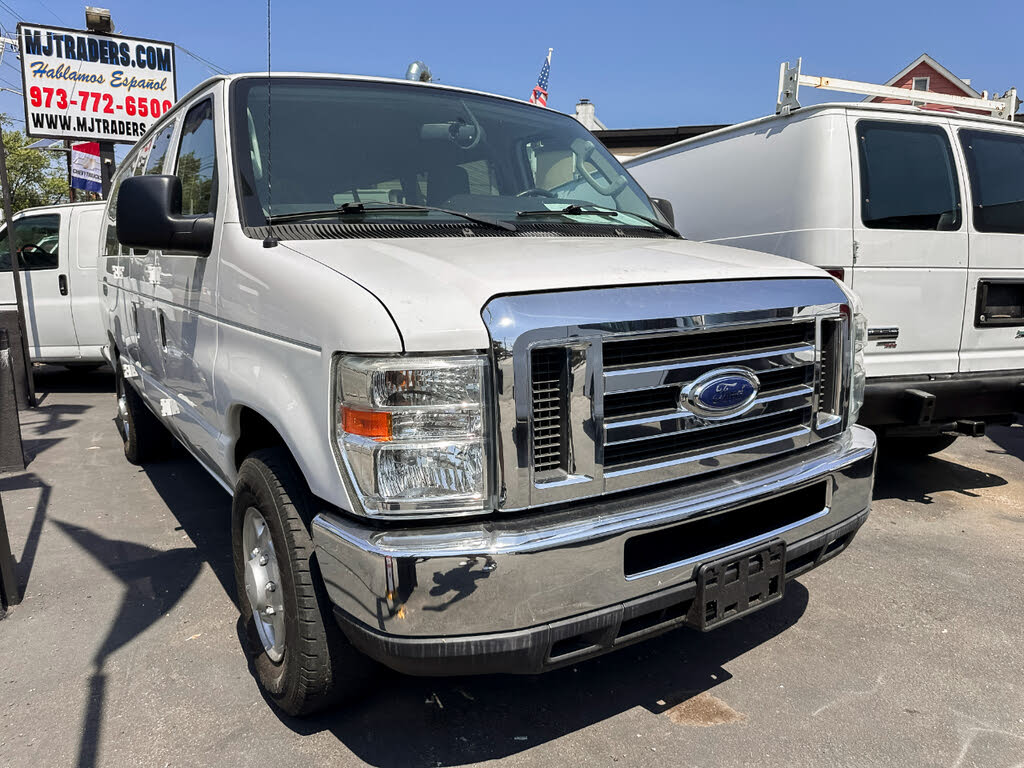 2012 Ford E-Series E-350 XLT Super Duty Extended Passenger Van