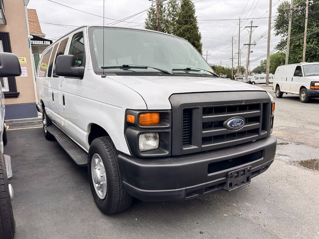 2012 Ford E-Series E-350 XLT Super Duty Extended Passenger Van