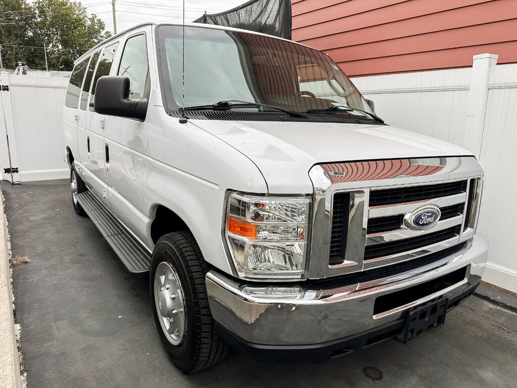 2014 Ford E-Series E-350 XL Super Duty Passenger Van