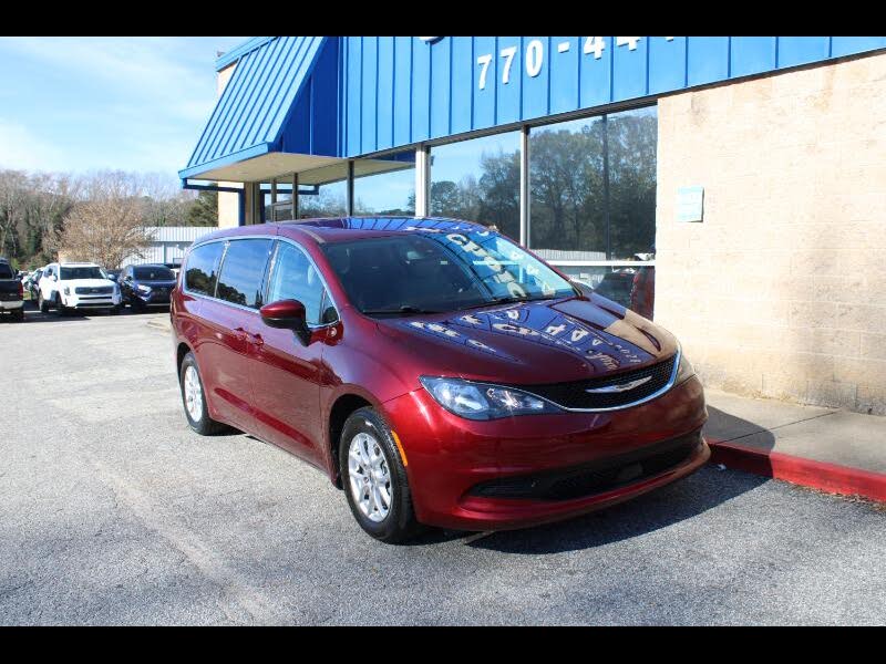 2021 Chrysler Voyager LX FWD