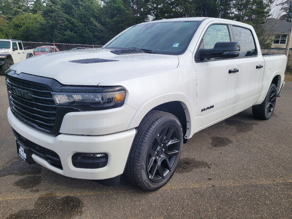 2026 RAM 1500 Laramie Crew Cab 4WD