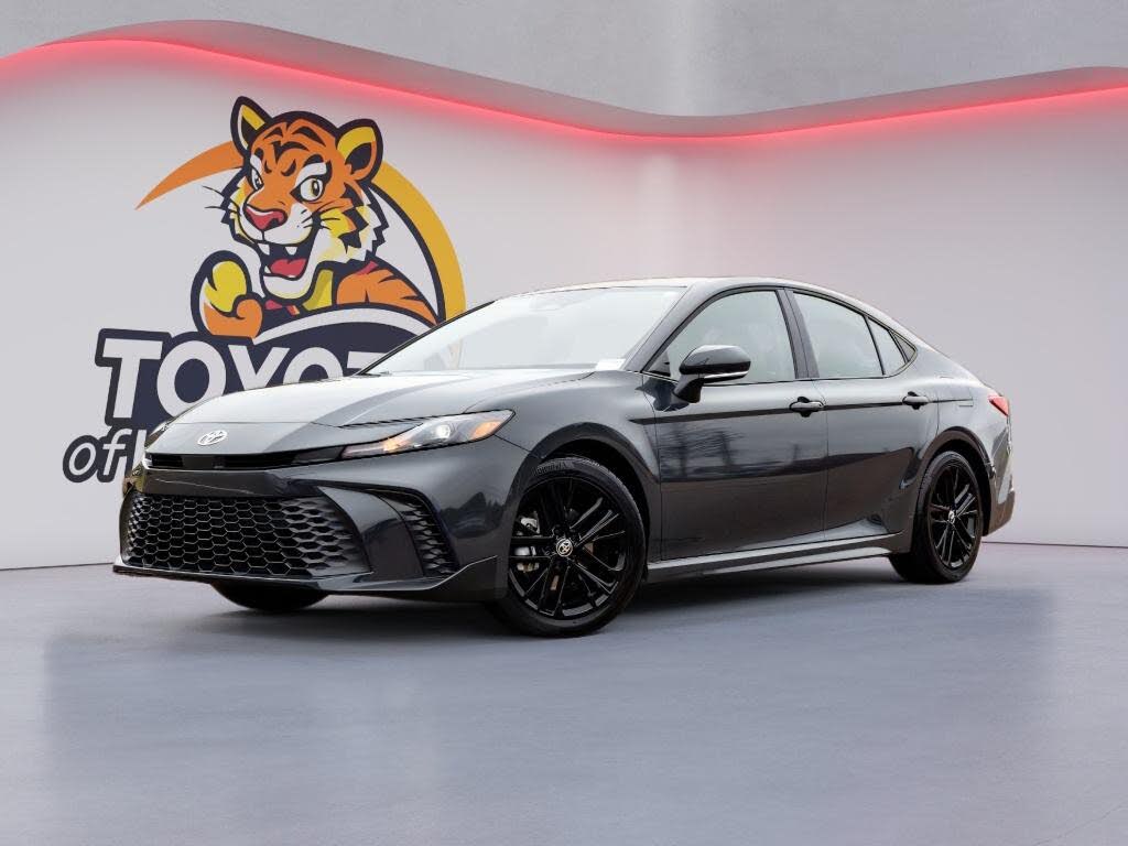 2026 Toyota Camry SE FWD