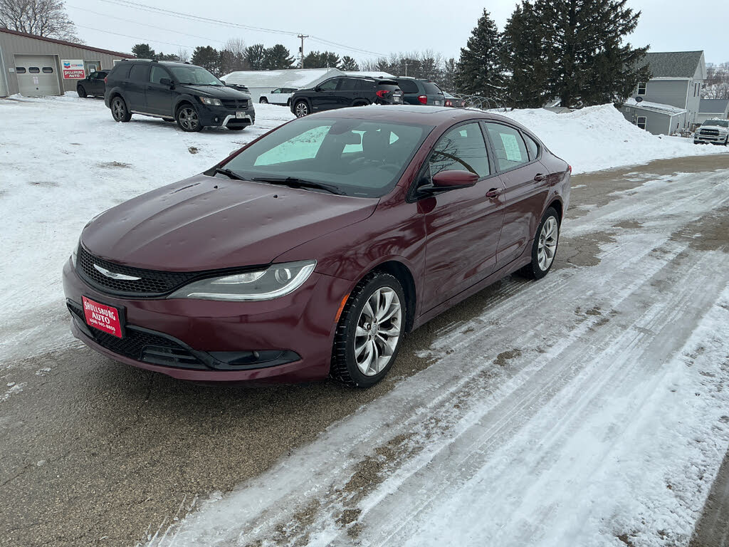2015 Chrysler 200 S Sedan FWD