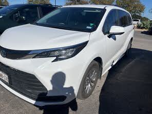 Toyota Sienna LE 8-Passenger FWD