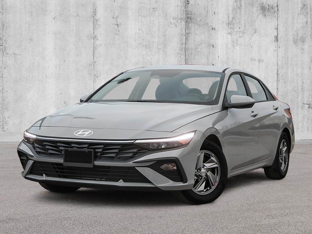 Hyundai Elantra Essential FWD 2025