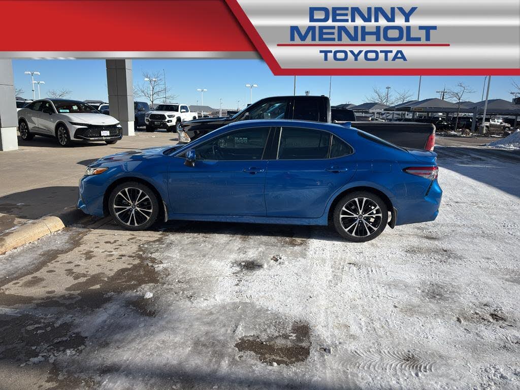2019 Toyota Camry SE FWD