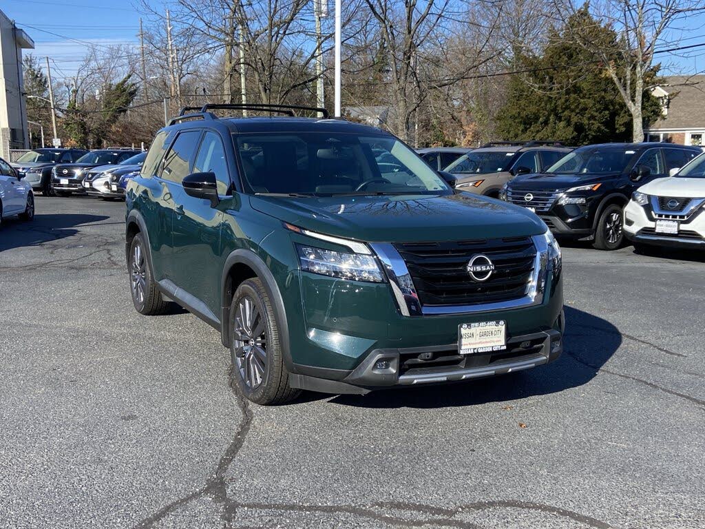 2022 Nissan Pathfinder SL 4WD