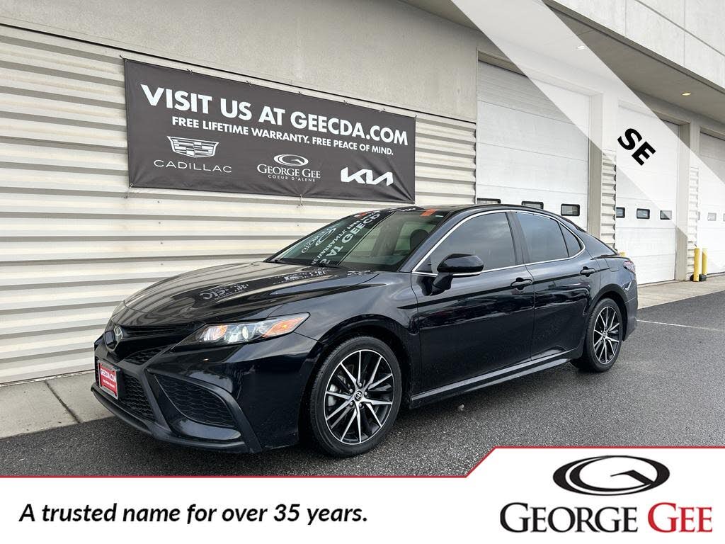 2022 Toyota Camry SE AWD