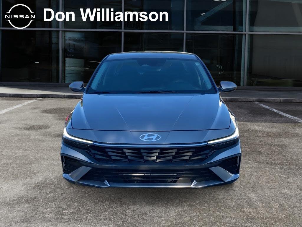 2024 Hyundai Elantra SEL FWD