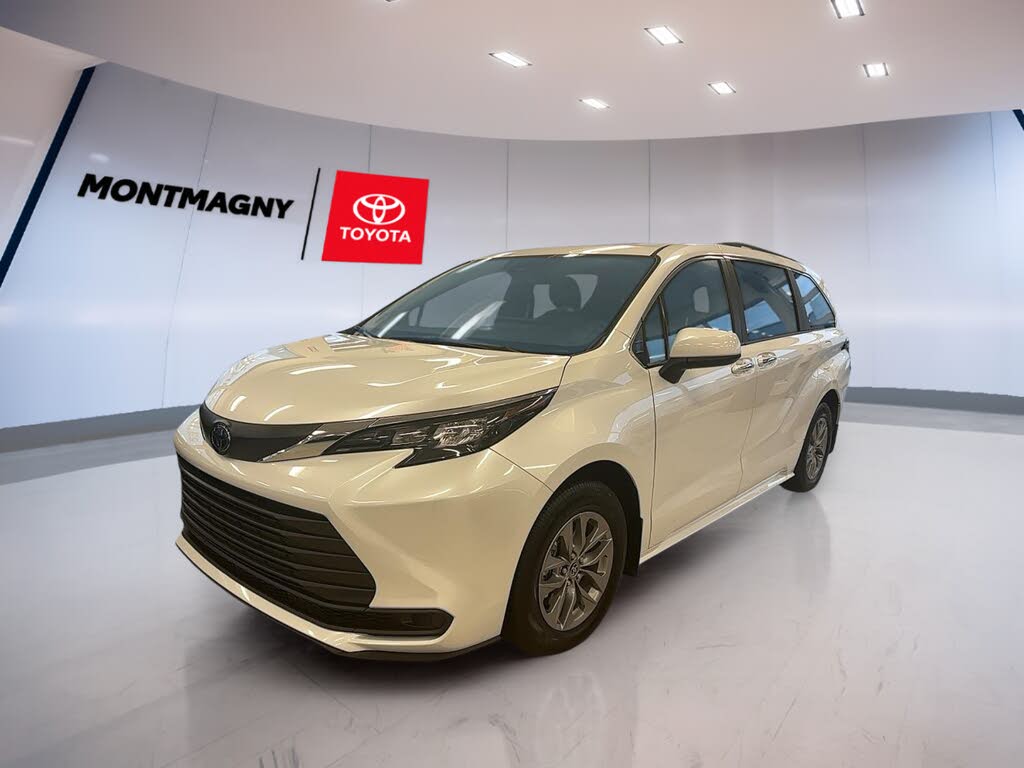 2025 Toyota Sienna XLE 8-Passenger FWD