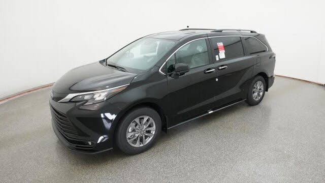 2025 Toyota Sienna XLE 7-Passenger FWD
