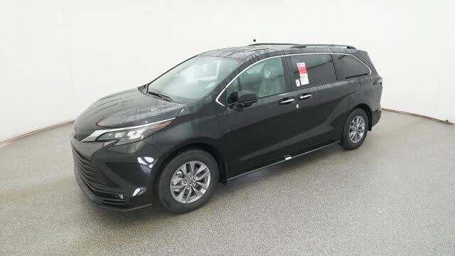 2025 Toyota Sienna XLE 7-Passenger FWD
