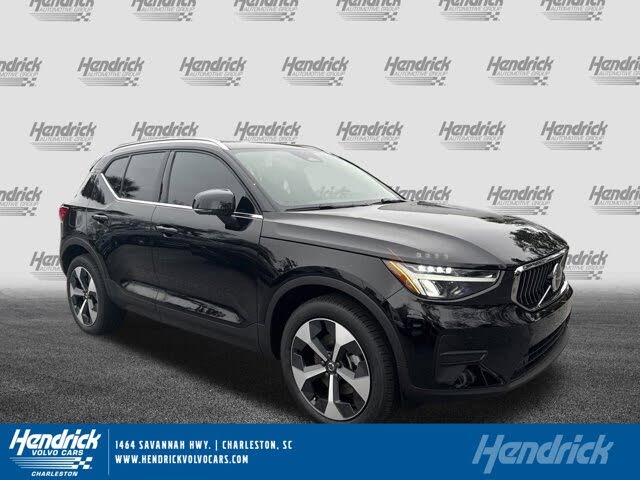 2025 Volvo XC40 B5 Core Bright Theme AWD