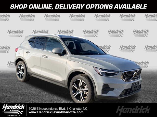 2025 Volvo XC40 B5 Core Bright Theme AWD