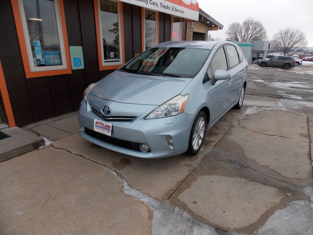 2013 Toyota Prius v Five FWD