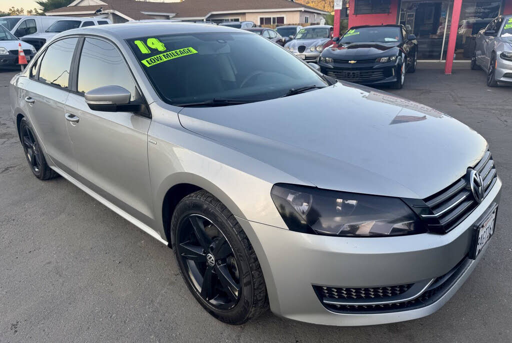 2014 Volkswagen Passat Wolfsburg Edition 1.8