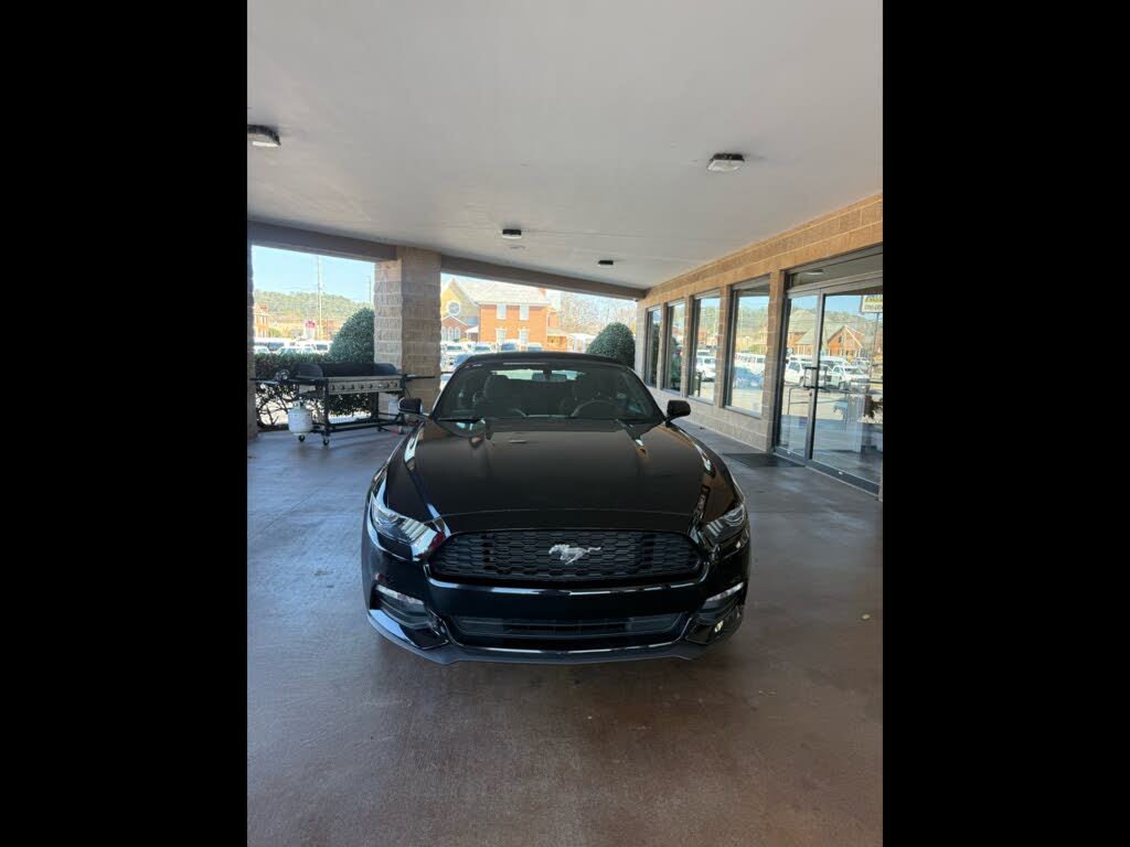 2017 Ford Mustang V6 Convertible RWD