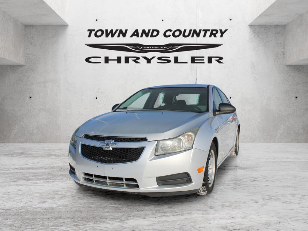 2012 Chevrolet Cruze LS Sedan FWD