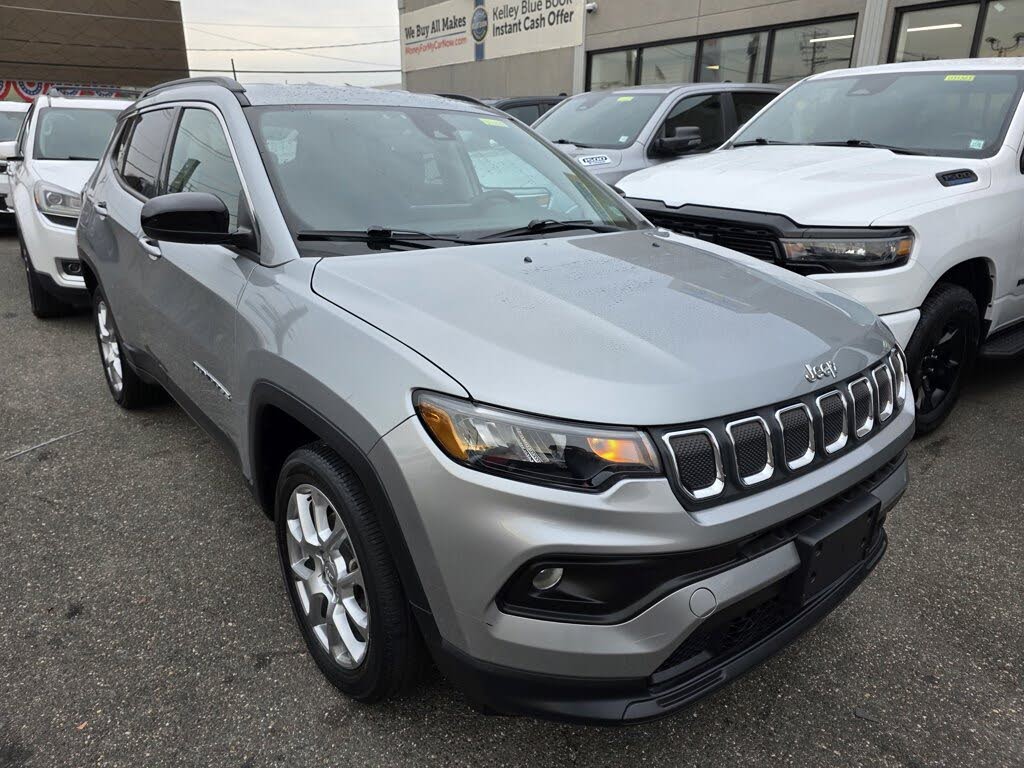 2022 Jeep Compass Latitude Lux 4WD