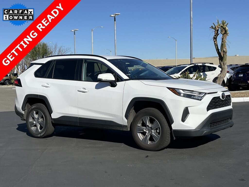 2024 Toyota RAV4 XLE FWD