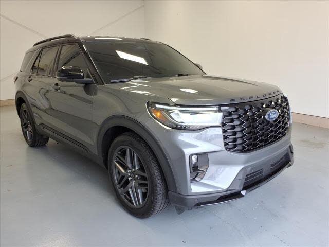 2025 Ford Explorer ST RWD