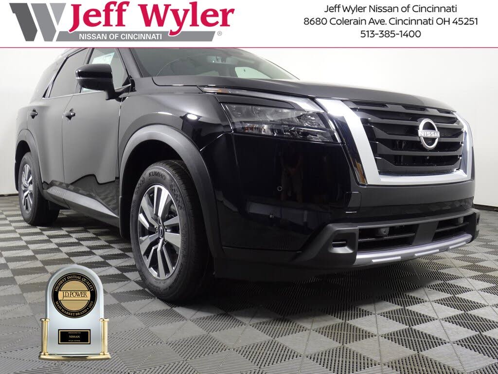 2025 Nissan Pathfinder SL 4WD