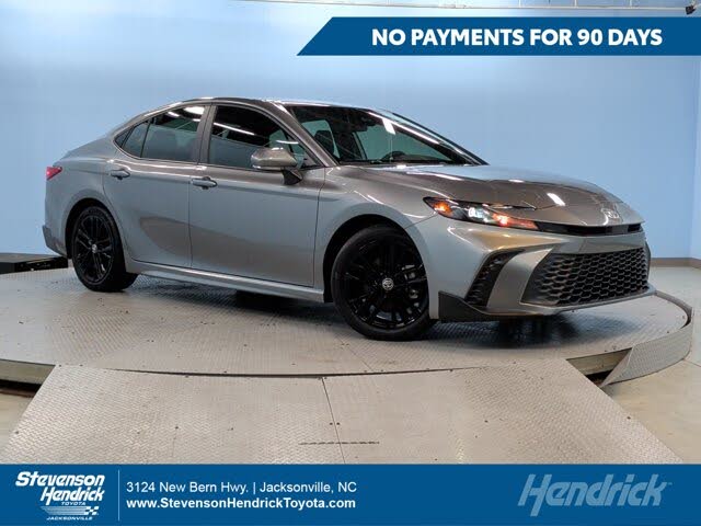 2025 Toyota Camry SE FWD