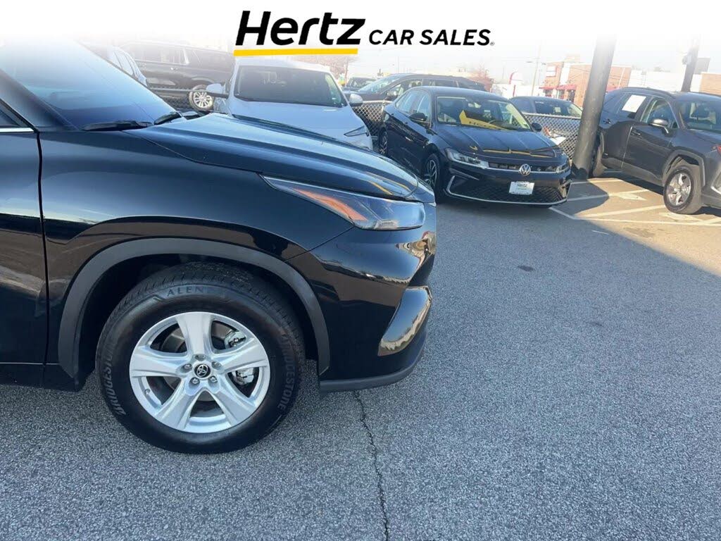 2025 Toyota Highlander LE FWD